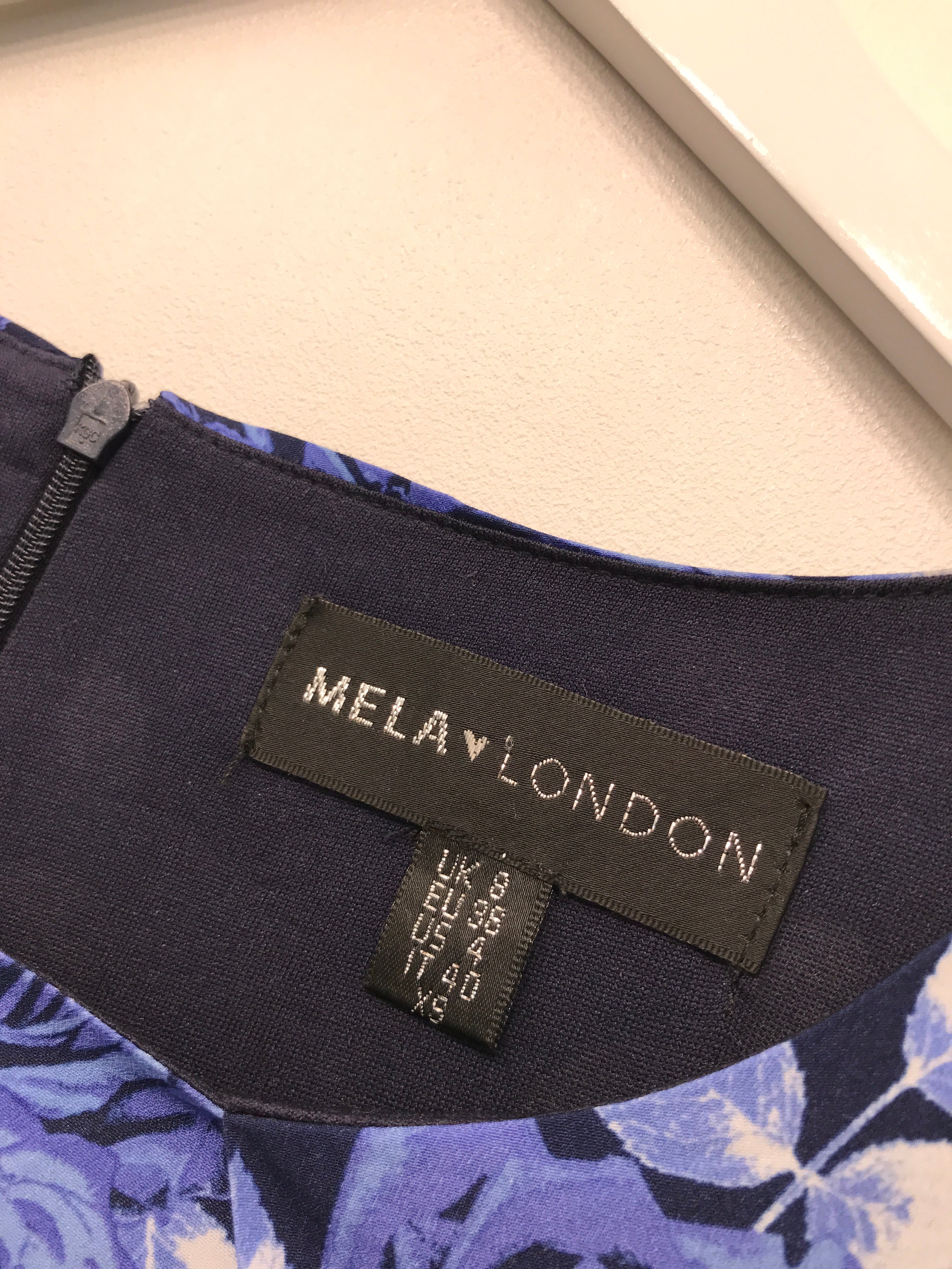 Mela London Kjole